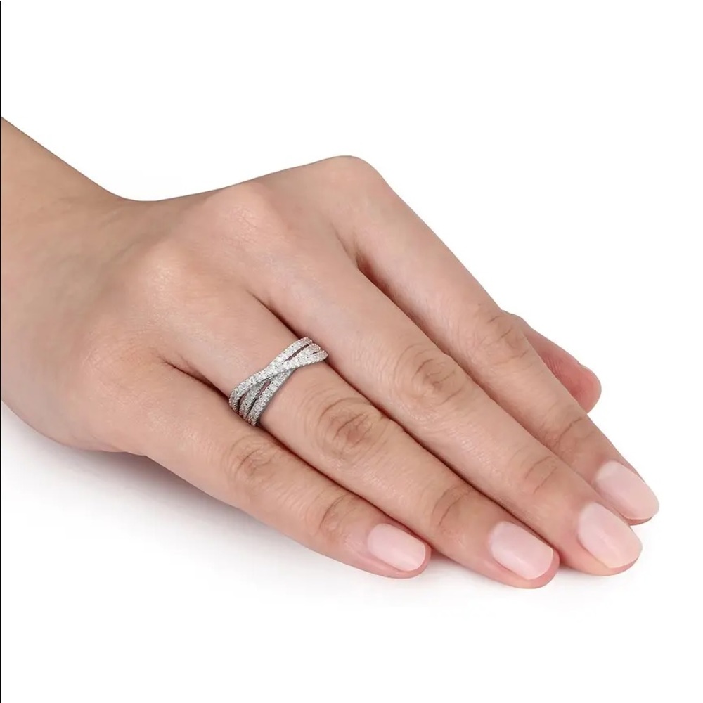 Delmar
Sterling Silver Multi Twist Pave Diamond Ri